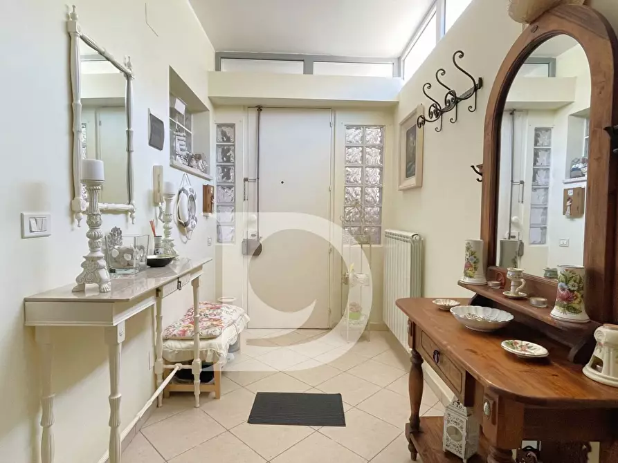 Immagine 11 di Appartamento in vendita  in Viale Europa a Silvi