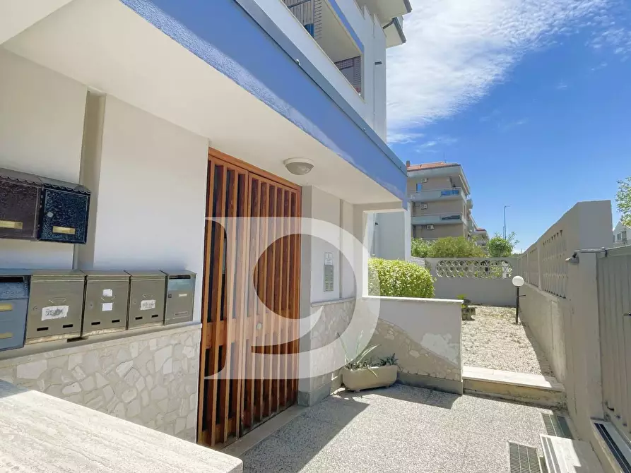 Immagine 61 di Appartamento in vendita  in Viale Europa a Silvi