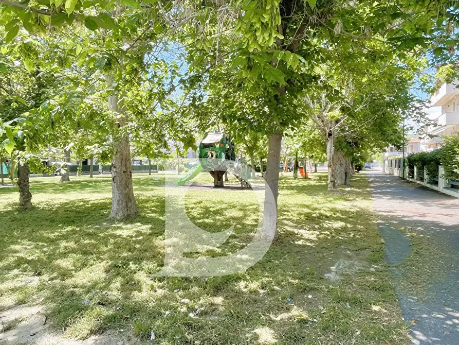 Immagine 65 di Appartamento in vendita  in Viale Europa a Silvi