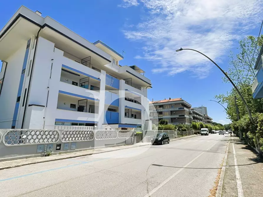 Immagine 67 di Appartamento in vendita  in Viale Europa a Silvi