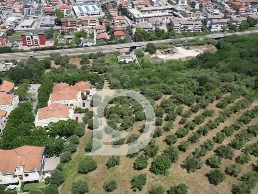 Immagine 2 di Terreno residenziale in vendita  in Via Chiappinello a Montesilvano