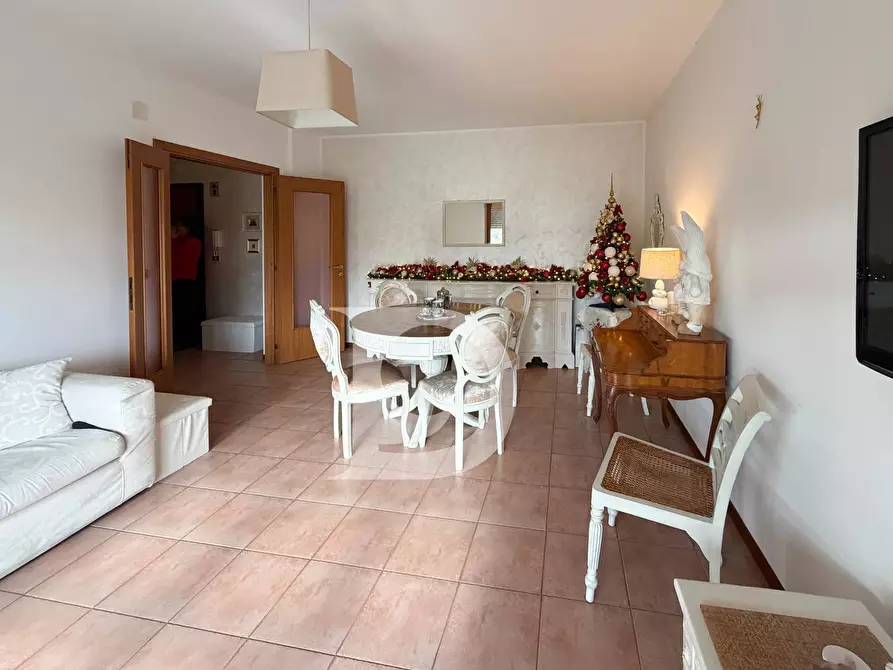 Immagine 10 di Appartamento in vendita  in Via Dante Alighieri a Catignano