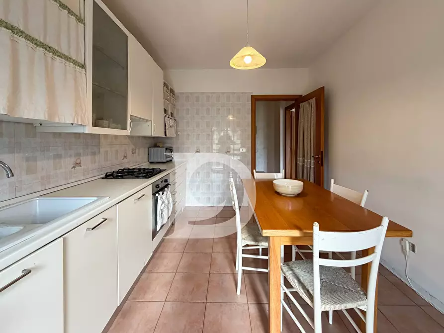 Immagine 3 di Appartamento in vendita  in Via Dante Alighieri a Catignano