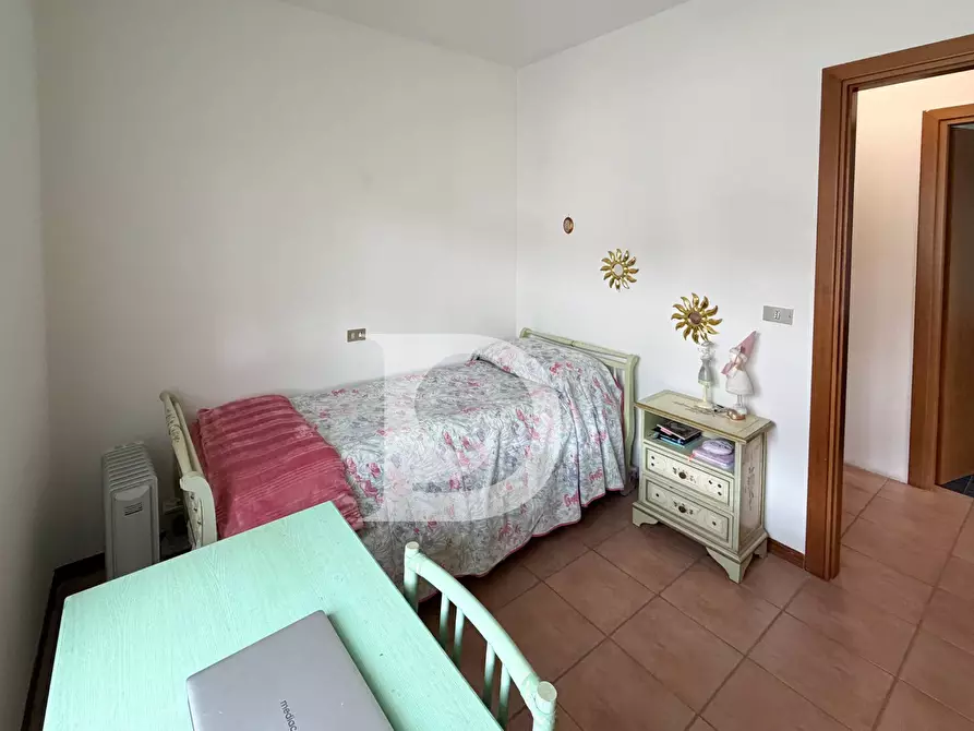 Immagine 31 di Appartamento in vendita  in Via Dante Alighieri a Catignano