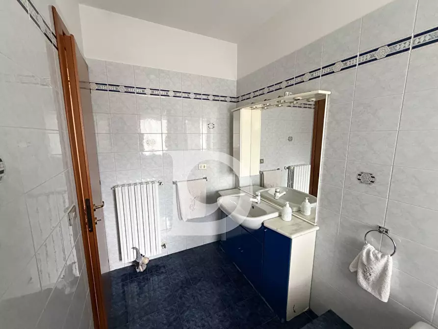 Immagine 22 di Appartamento in vendita  in Via Dante Alighieri a Catignano