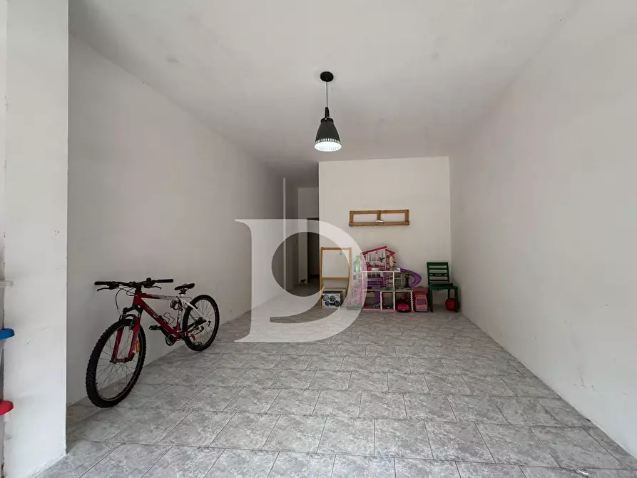 Immagine 49 di Appartamento in vendita  in Via Dante Alighieri a Catignano