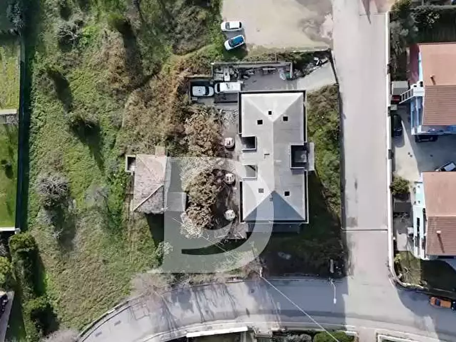 Immagine 12 di Palazzo in vendita  in Via Stradonetto a Pescara