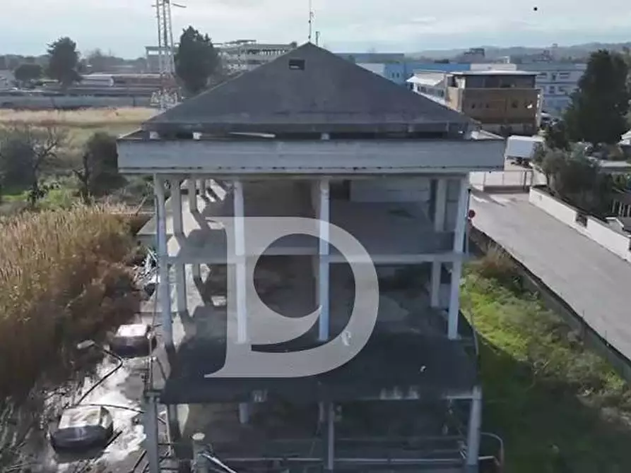 Immagine 8 di Palazzo in vendita  in Via Stradonetto a Pescara