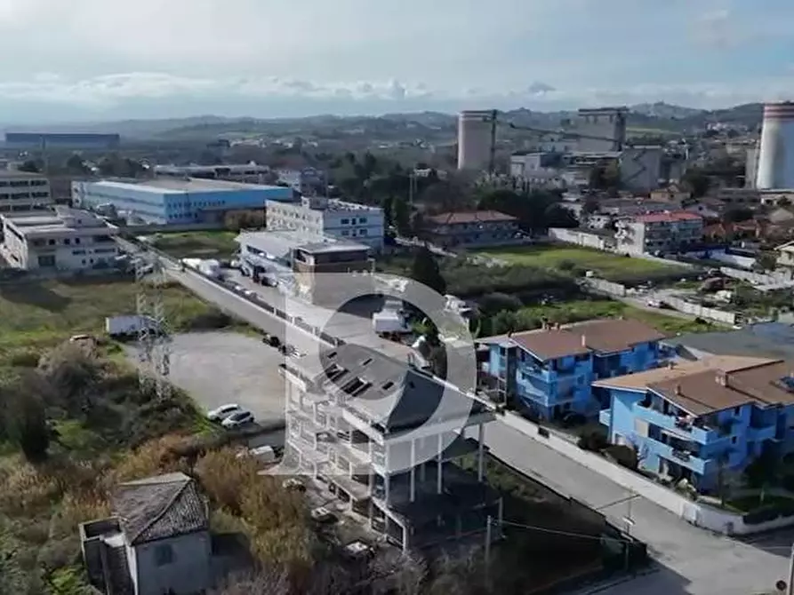 Immagine 11 di Palazzo in vendita  in Via Stradonetto a Pescara