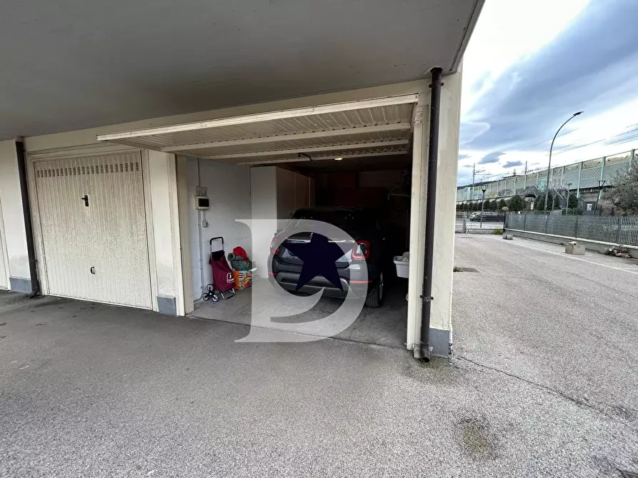 Immagine 35 di Appartamento in vendita  in Via Caravaggio a Pescara