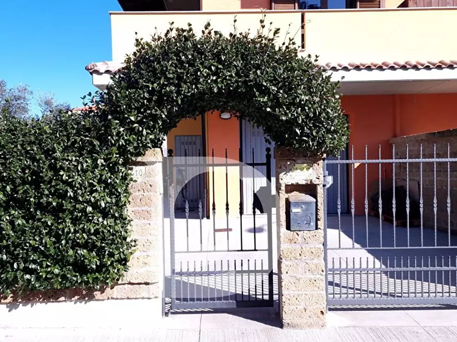 Immagine 5 di Casa semindipendente in vendita  in Via Europa a Loreto Aprutino