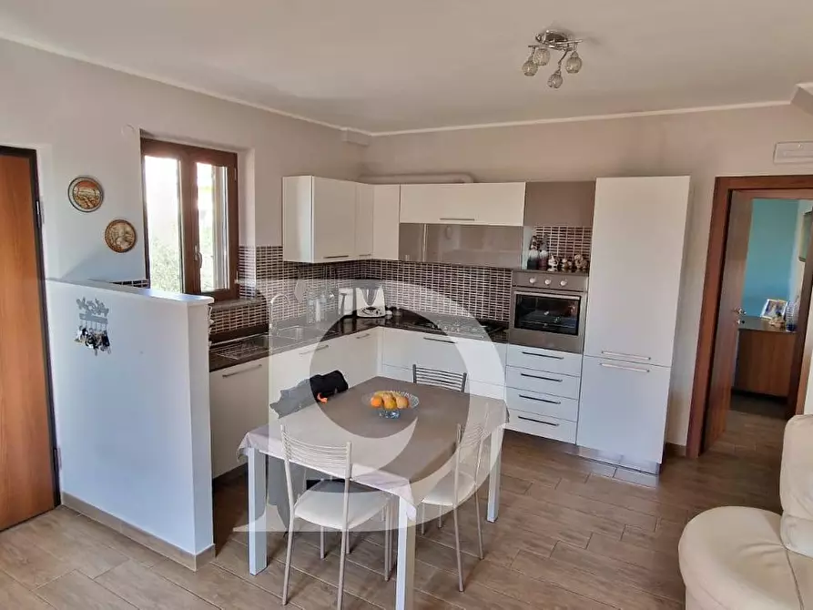 Immagine 13 di Casa semindipendente in vendita  in Via Europa a Loreto Aprutino