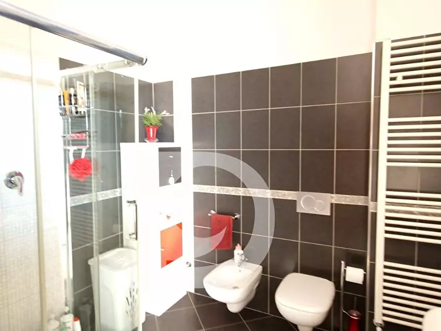 Immagine 33 di Casa semindipendente in vendita  in Via Europa a Loreto Aprutino