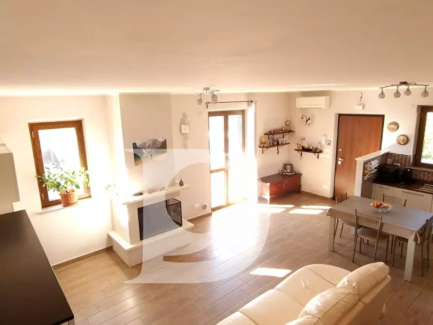 Immagine 35 di Casa semindipendente in vendita  in Via Europa a Loreto Aprutino