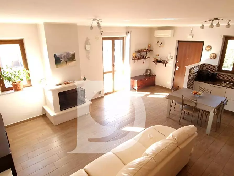 Immagine 18 di Casa semindipendente in vendita  in Via Europa a Loreto Aprutino