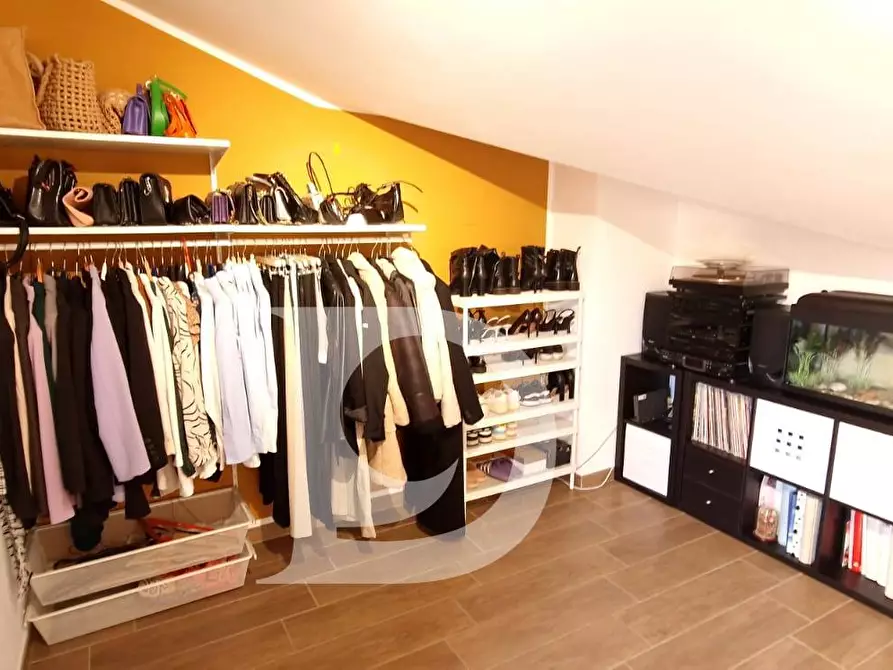 Immagine 39 di Casa semindipendente in vendita  in Via Europa a Loreto Aprutino