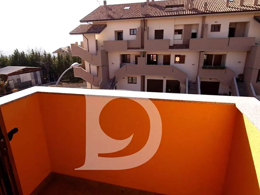 Immagine 52 di Casa semindipendente in vendita  in Via Europa a Loreto Aprutino