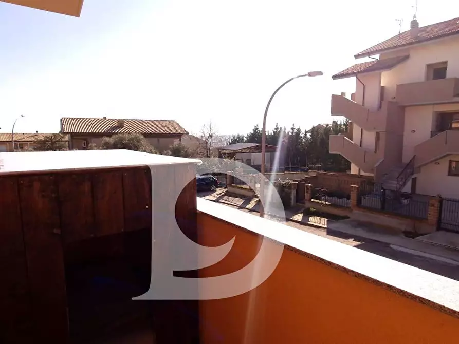 Immagine 56 di Casa semindipendente in vendita  in Via Europa a Loreto Aprutino