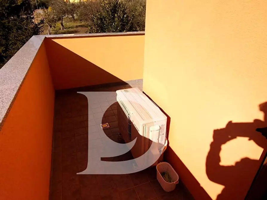 Immagine 59 di Casa semindipendente in vendita  in Via Europa a Loreto Aprutino