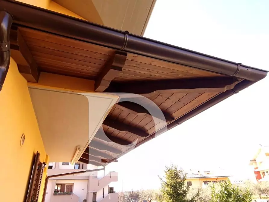 Immagine 68 di Casa semindipendente in vendita  in Via Europa a Loreto Aprutino