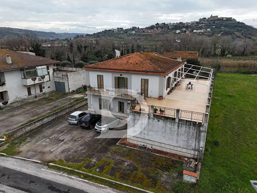 Immagine 7 di Villa in vendita  in CONTRADA CERRETO a Ari