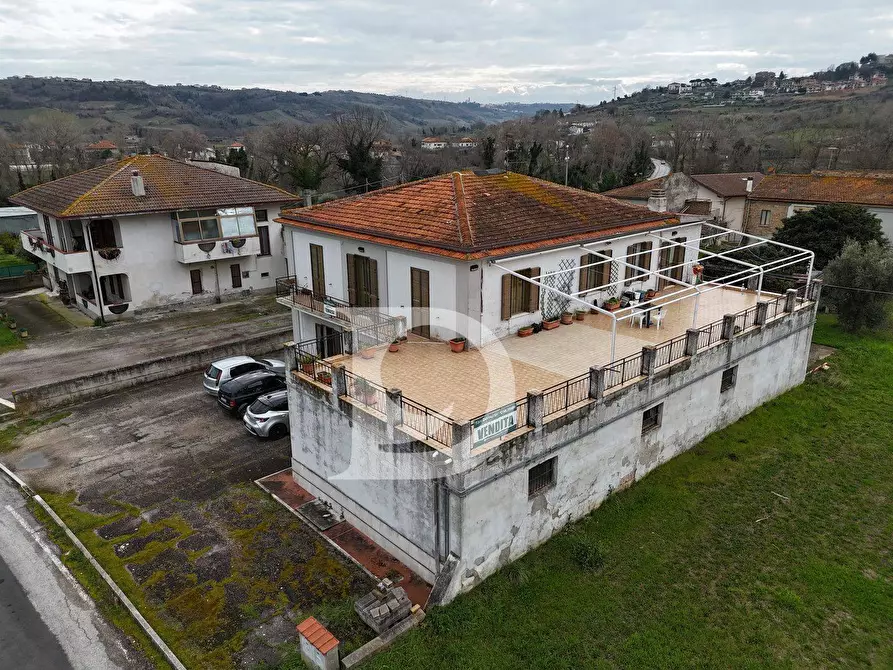 Immagine 8 di Villa in vendita  in CONTRADA CERRETO a Ari