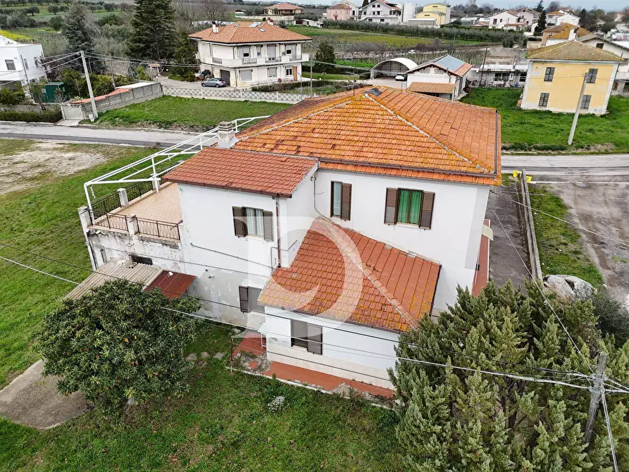 Immagine 14 di Villa in vendita  in CONTRADA CERRETO a Ari