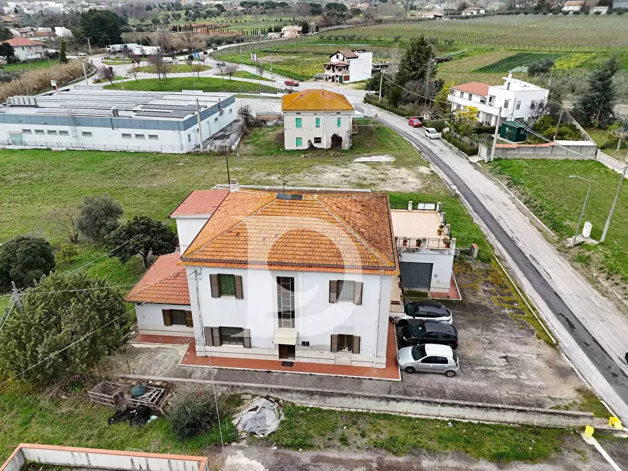Immagine 16 di Villa in vendita  in CONTRADA CERRETO a Ari