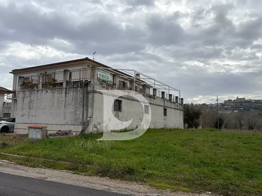 Immagine 22 di Villa in vendita  in CONTRADA CERRETO a Ari