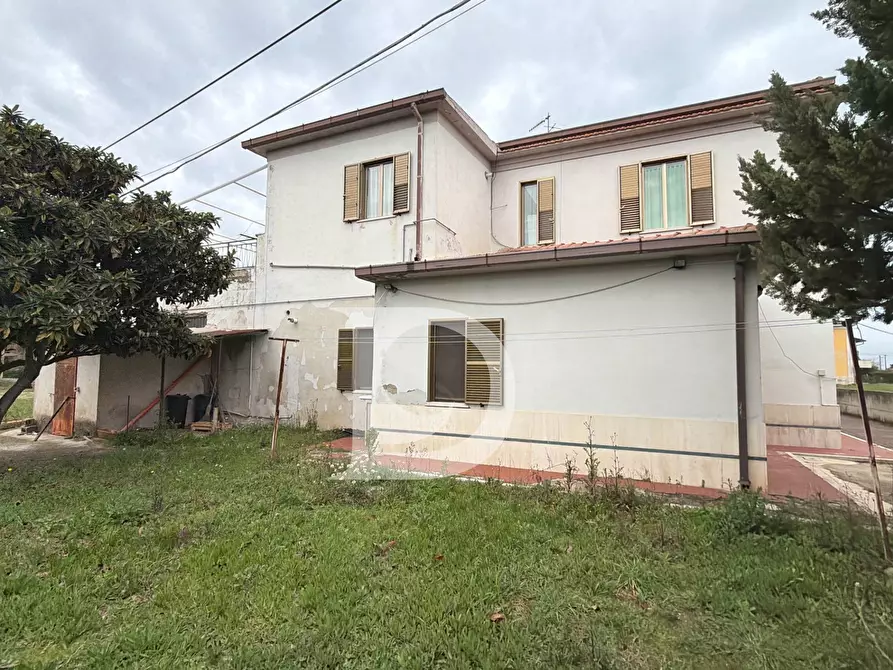Immagine 26 di Villa in vendita  in CONTRADA CERRETO a Ari