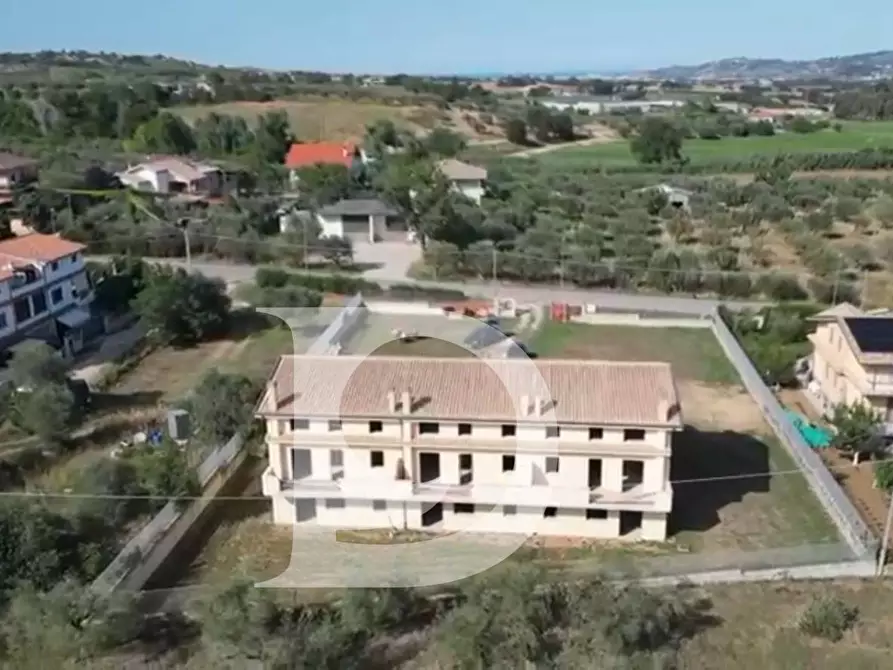 Immagine 4 di Rustico / casale in vendita  in Viale dei Pini a Brittoli