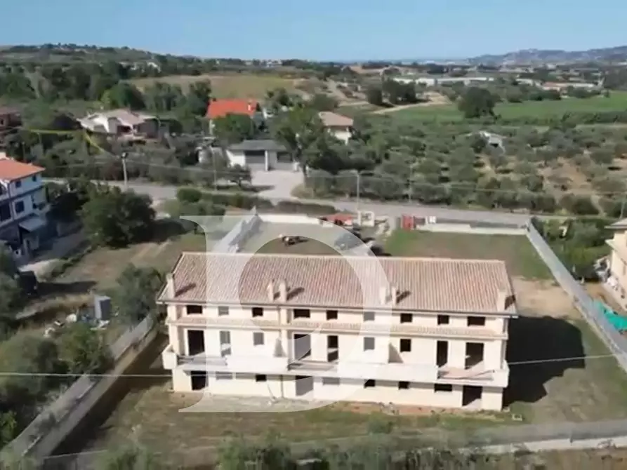 Immagine 10 di Rustico / casale in vendita  in Viale dei Pini a Brittoli