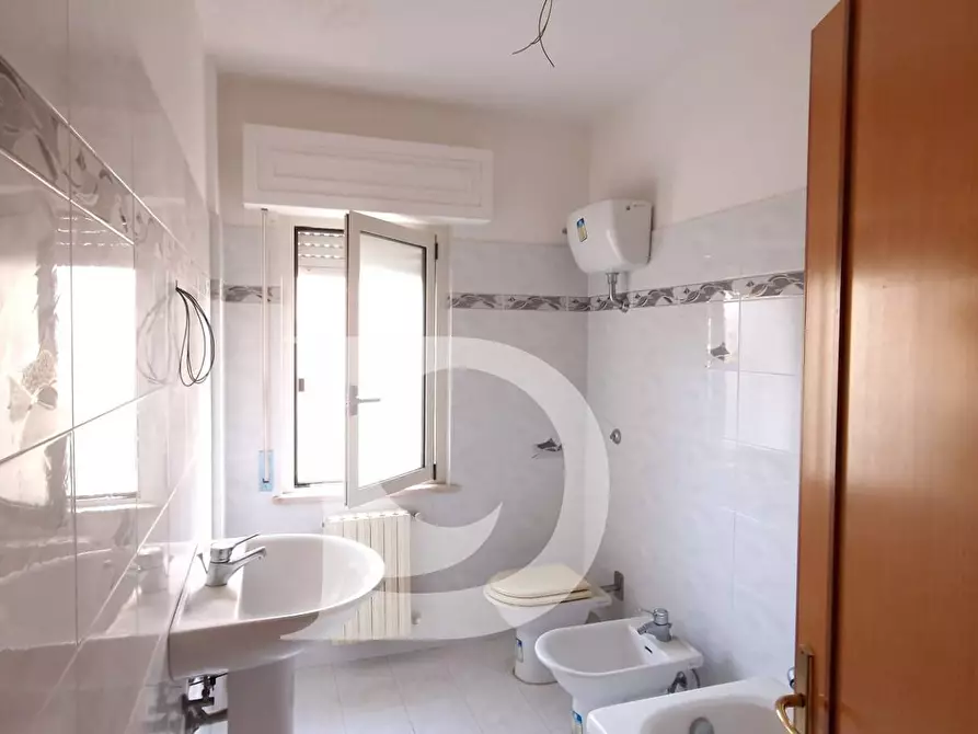 Immagine 15 di Appartamento in vendita  in Via Luigia Chiola a Loreto Aprutino