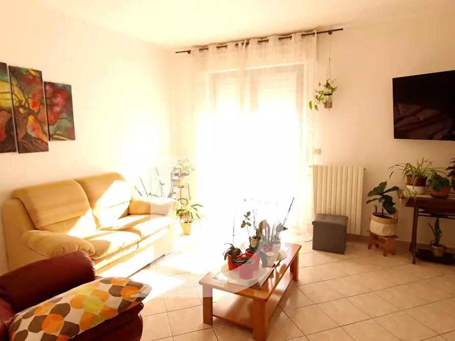 Immagine 2 di Casa semindipendente in vendita  in Via Marino di Resta a Loreto Aprutino