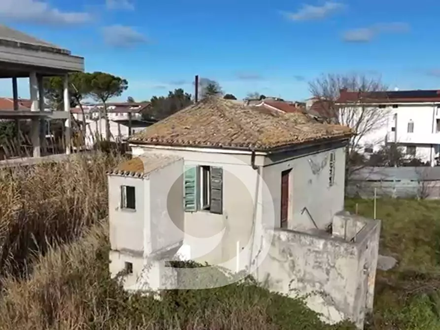 Immagine 10 di Rustico / casale in vendita  in Via Stradonetto a Pescara