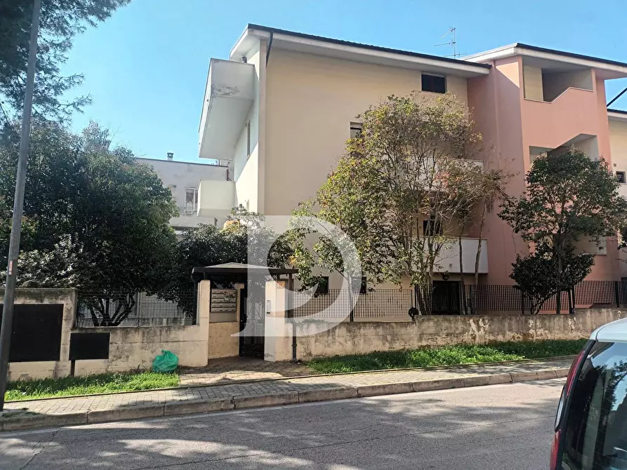 Immagine 26 di Appartamento in vendita  in Via Monte Acquaviva a Pescara