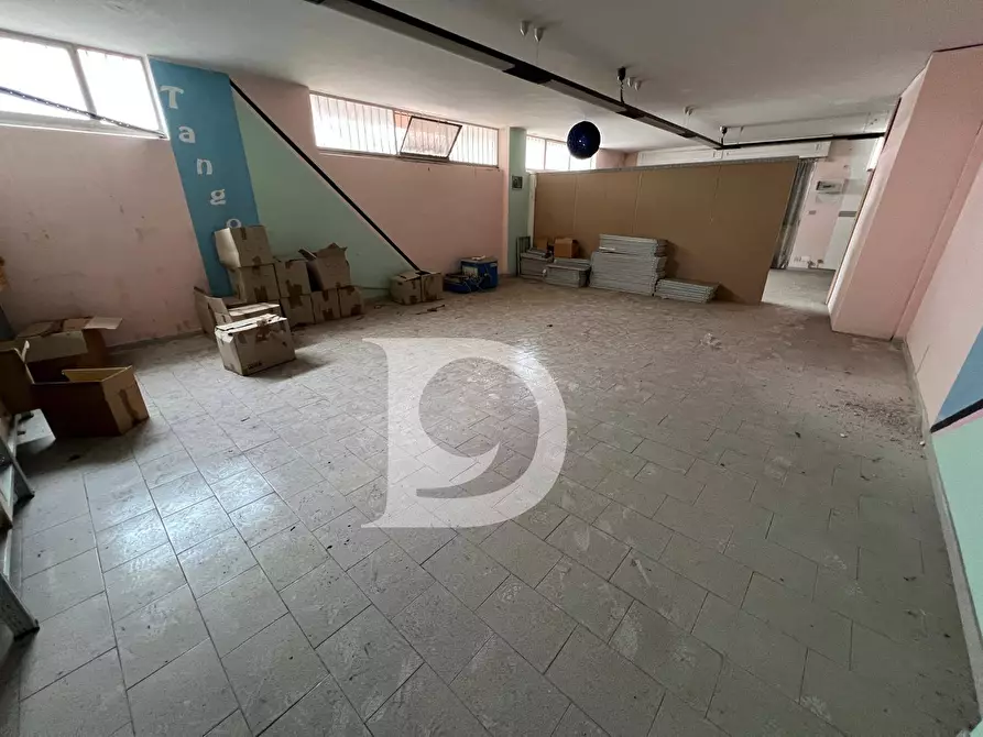 Immagine 6 di Locale commerciale in vendita  in Via Cesare Balbo a Montesilvano