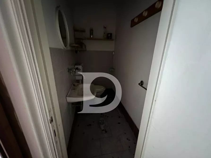 Immagine 11 di Locale commerciale in vendita  in Via Cesare Balbo a Montesilvano