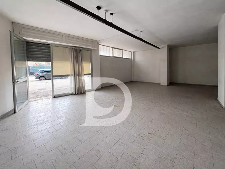 Immagine 5 di Locale commerciale in vendita  in Via Cesare Balbo a Montesilvano