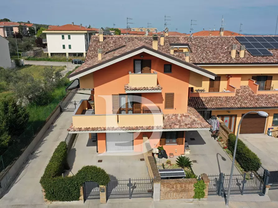 Immagine 72 di Casa semindipendente in vendita  in Via Europa a Loreto Aprutino