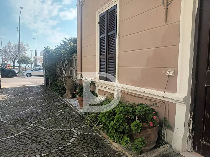 Immagine 43 di Casa semindipendente in affitto  in Viale Riviera a Pescara