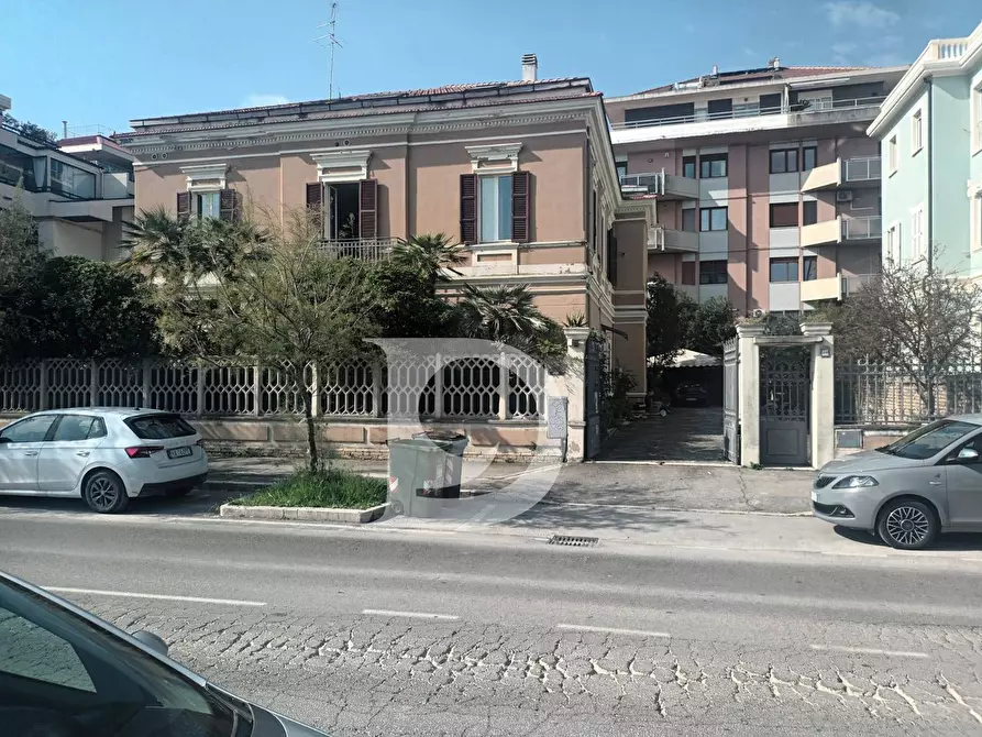Immagine 51 di Casa semindipendente in affitto  in Viale Riviera a Pescara
