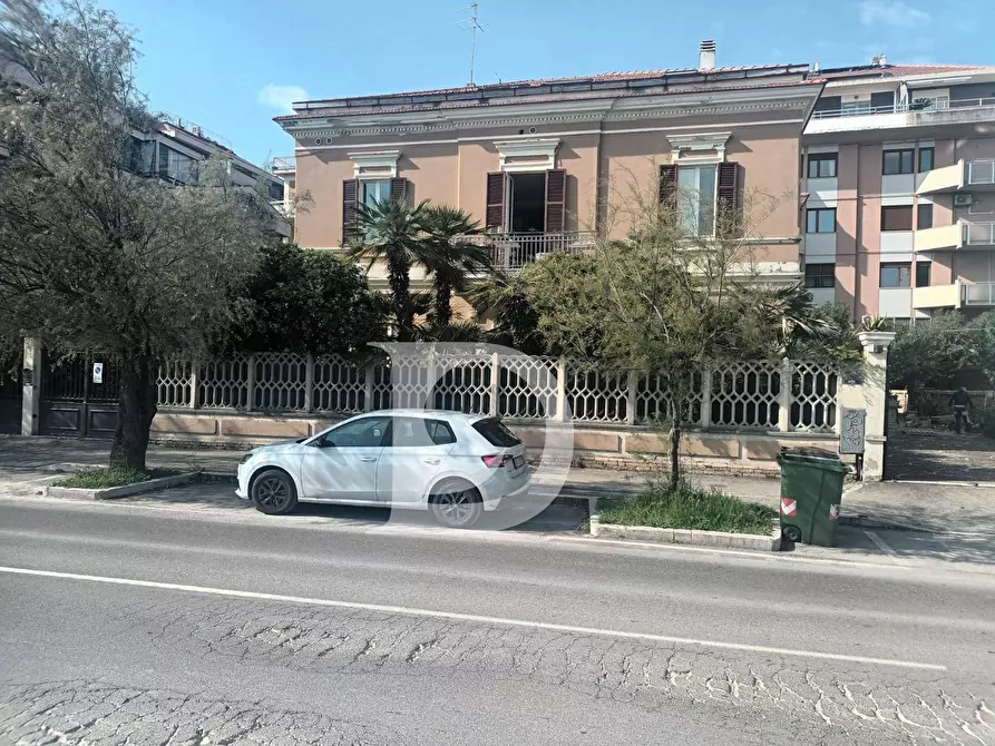 Immagine 52 di Casa semindipendente in affitto  in Viale Riviera a Pescara