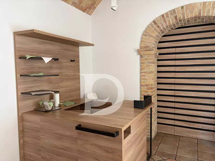 Immagine 12 di Locale commerciale in affitto  in Via Trento a Pescara