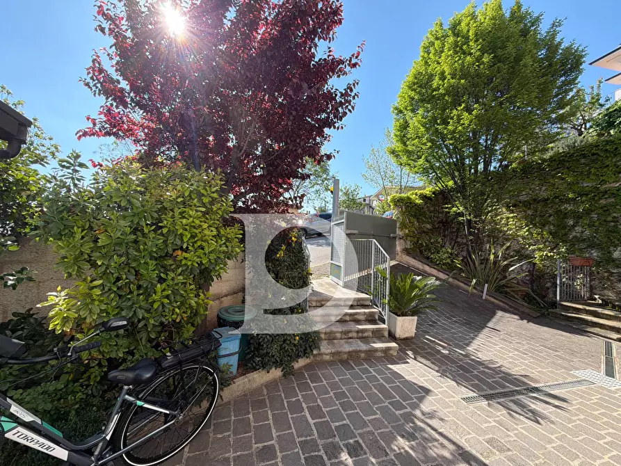 Immagine 10 di Casa semindipendente in vendita  in Via Italo Giovannucci a Pescara