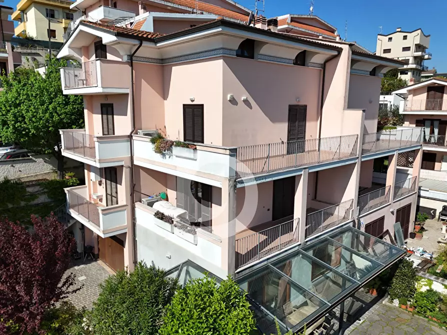 Immagine 70 di Casa semindipendente in vendita  in Via Italo Giovannucci a Pescara