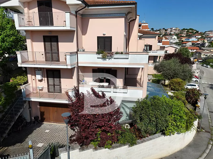 Immagine 84 di Casa semindipendente in vendita  in Via Italo Giovannucci a Pescara