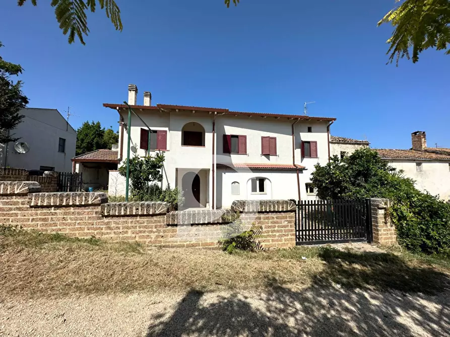 Immagine 1 di Casa semindipendente in vendita  in Contrada Remartello a Loreto Aprutino