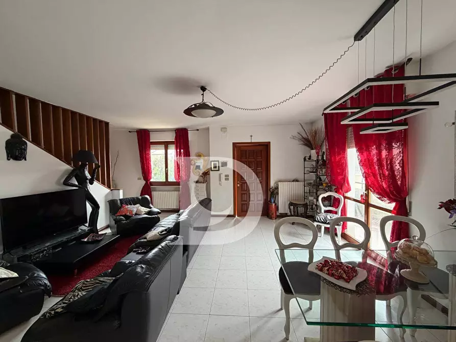 Immagine 16 di Casa semindipendente in vendita  in Via Piceni a Montesilvano