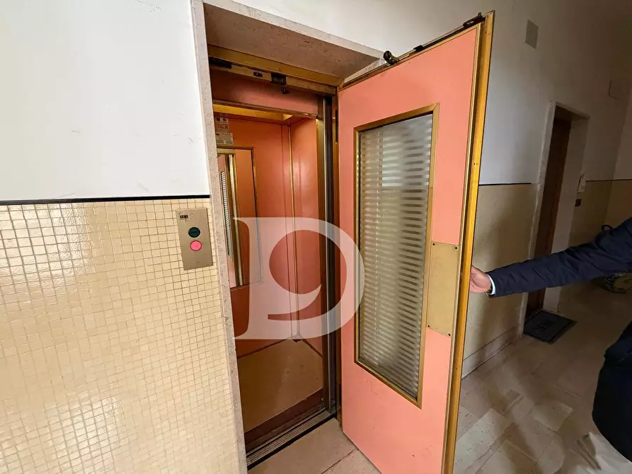 Immagine 29 di Appartamento in vendita  in Via Isonzo a Pescara